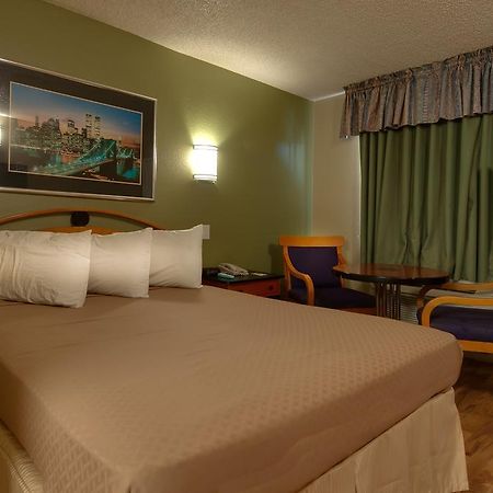Vagabond Inn Bakersfield North Екстериор снимка