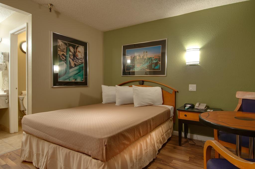 Vagabond Inn Bakersfield North Екстериор снимка