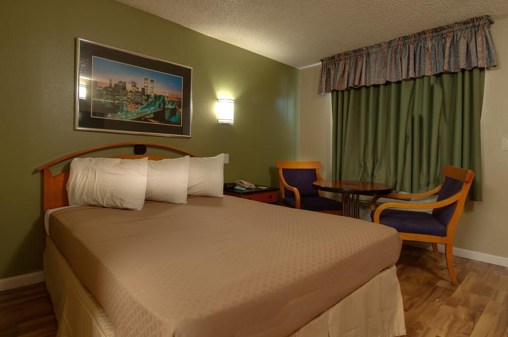 Vagabond Inn Bakersfield North Екстериор снимка